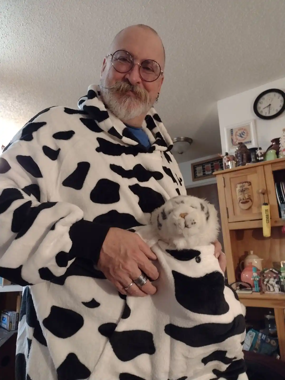 Celebrating Cake Day with a Fun Selfie!