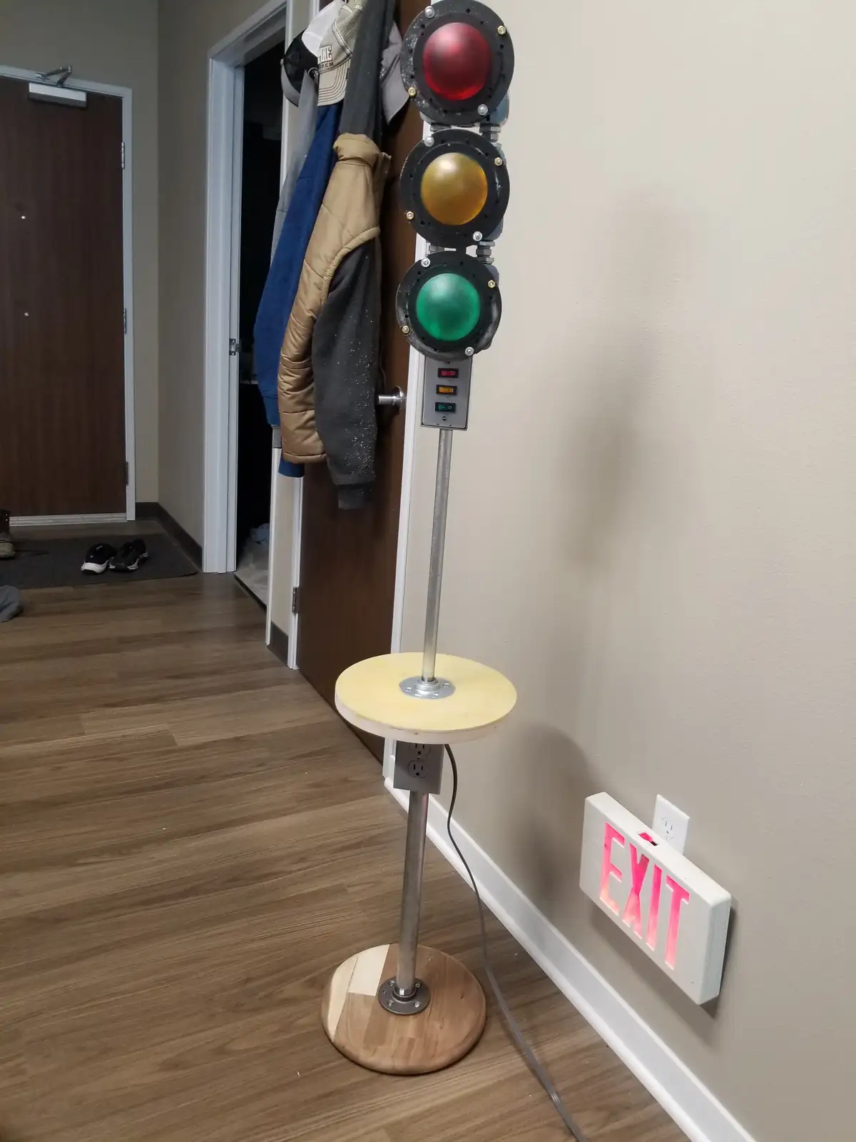Crafting a Unique DIY Stoplight Lamp and End Table